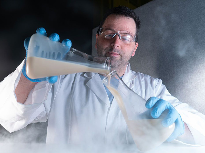 Derek Lacy of Bluestone Yeast at work in the lab